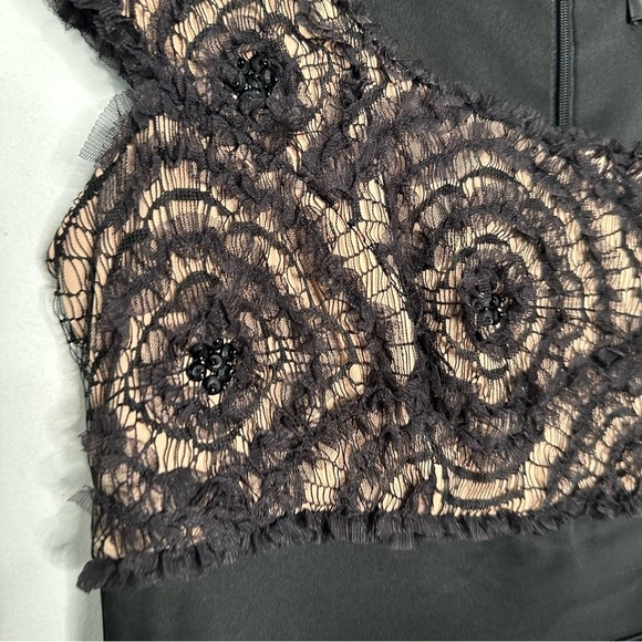 Tadashi Shoji | Black Lace Beaded Cap Sleeve Bandage Sheath Dress - Picture 4 of 8